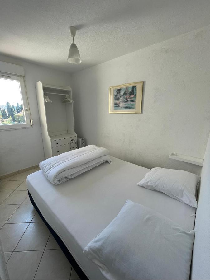 Charmant Appartement A Quelques Metres De La Plage Ла-Лонд-ле-Мор Экстерьер фото